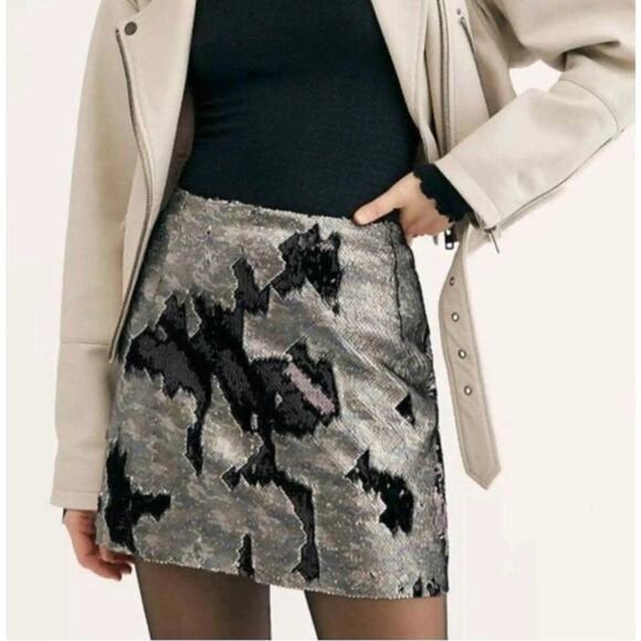 Free People Skinny Sequin Camo Mini Skirt Size 6 Sparkle